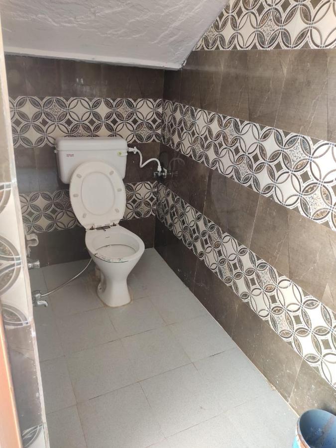 Nidhivan Homestay Vrindāvan Exteriör bild