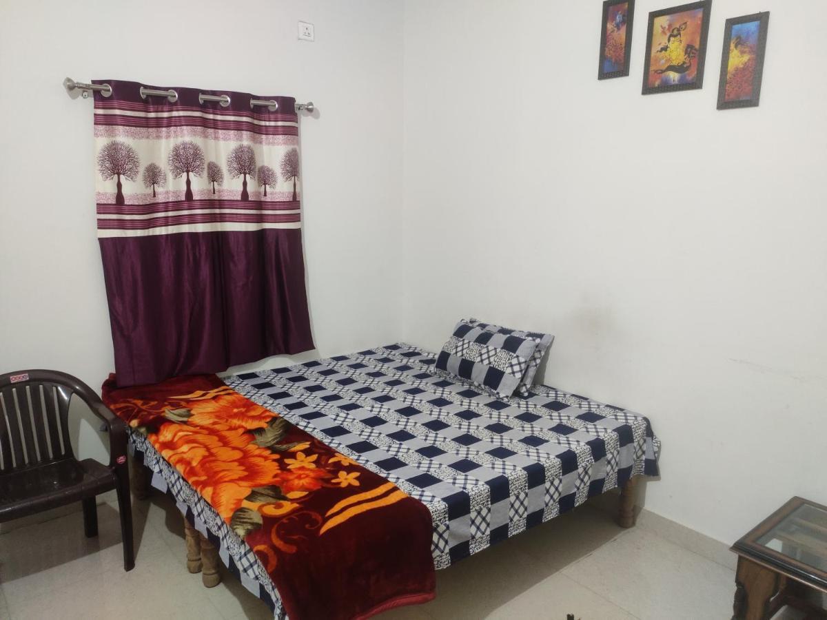 Nidhivan Homestay Vrindāvan Exteriör bild