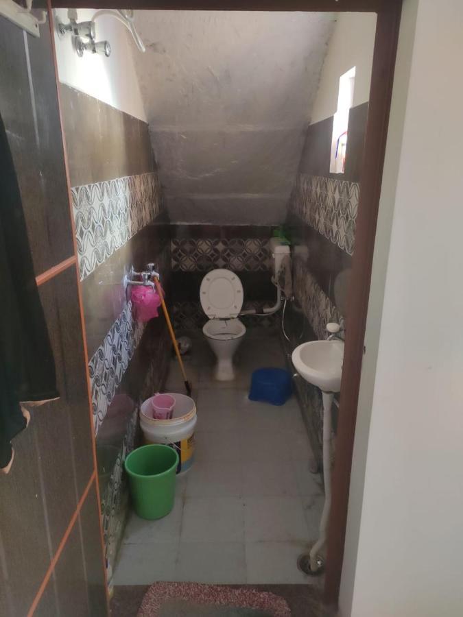 Nidhivan Homestay Vrindāvan Exteriör bild