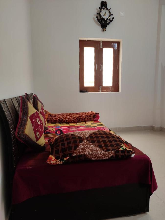 Nidhivan Homestay Vrindāvan Exteriör bild
