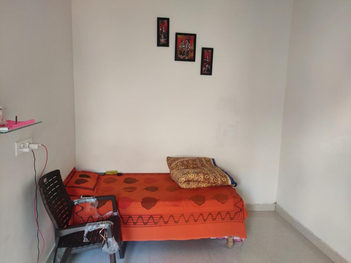 Nidhivan Homestay Vrindāvan Exteriör bild