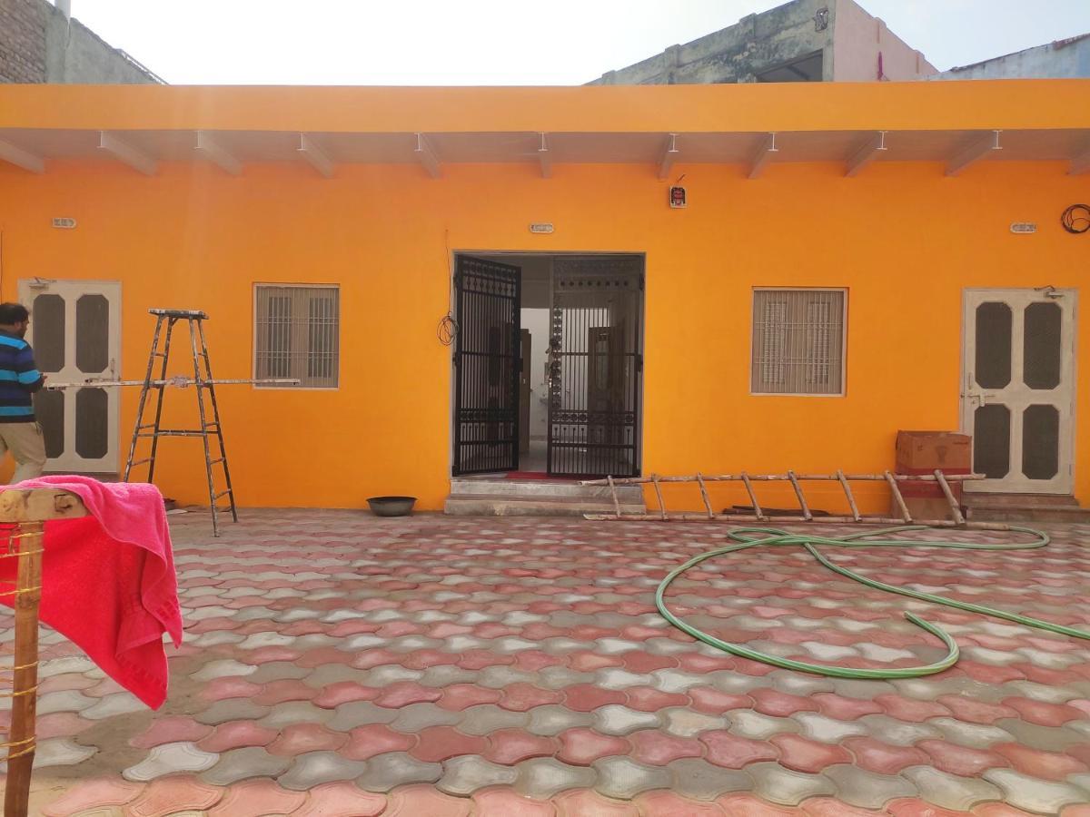 Nidhivan Homestay Vrindāvan Exteriör bild
